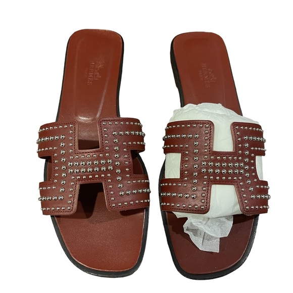 Hermes Oran Studs Calfskin in Rouge Tomette Sandle in 38.5 w/ Receipt/Box/Bags - Picture 2 of 7